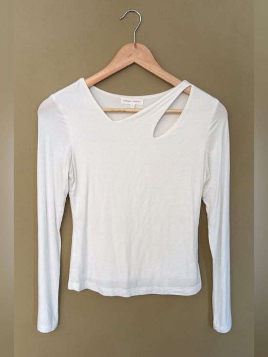 Home Essentials Tops - böhme essentials White Long-Sleeve Asymmetrical Cutout Top